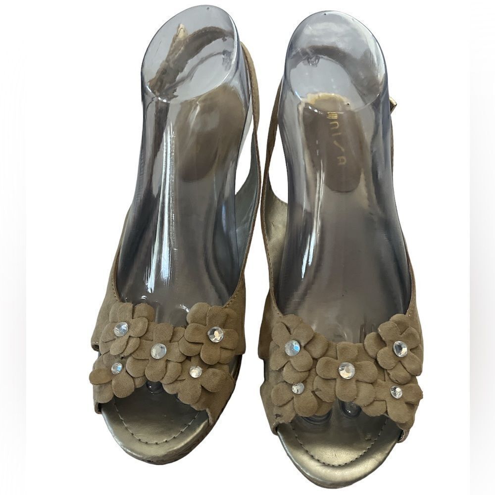 𝅺UNISA sling back wedges